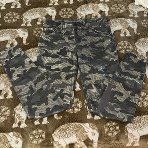 🖤Hue M Metallic Camo Jeggings🖤